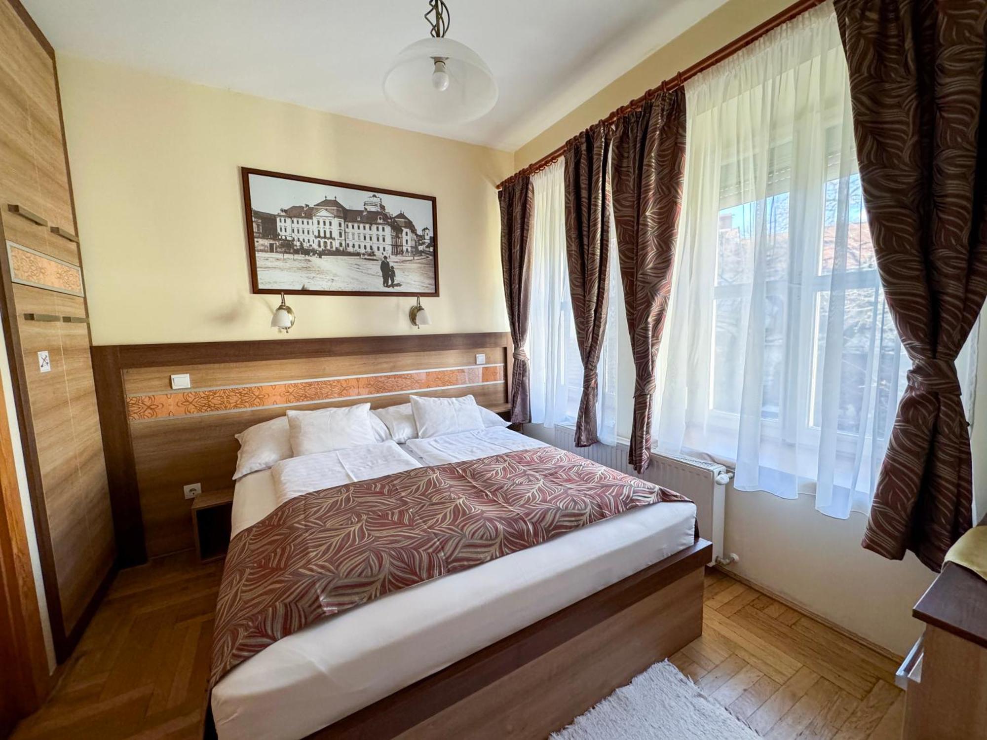 Centrum Vendeghaz Егер Екстериор снимка