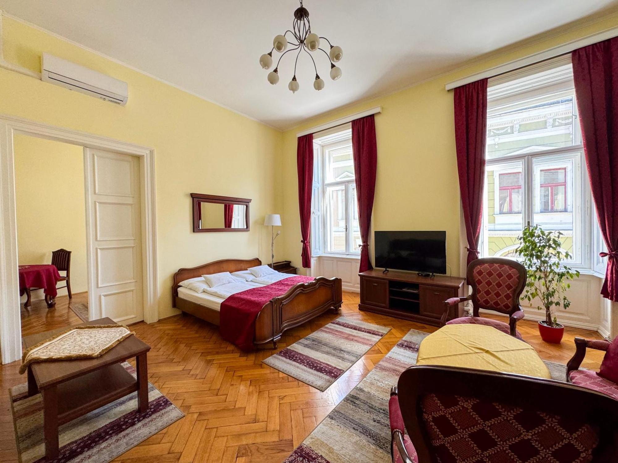 Centrum Vendeghaz Егер Екстериор снимка